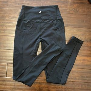 LULU LEMON SIZE 4